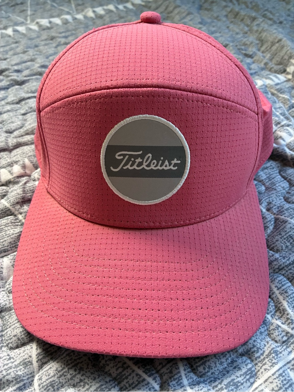 Women’s title list, pink coral Boardwalk, golf, snapback hat, great condition